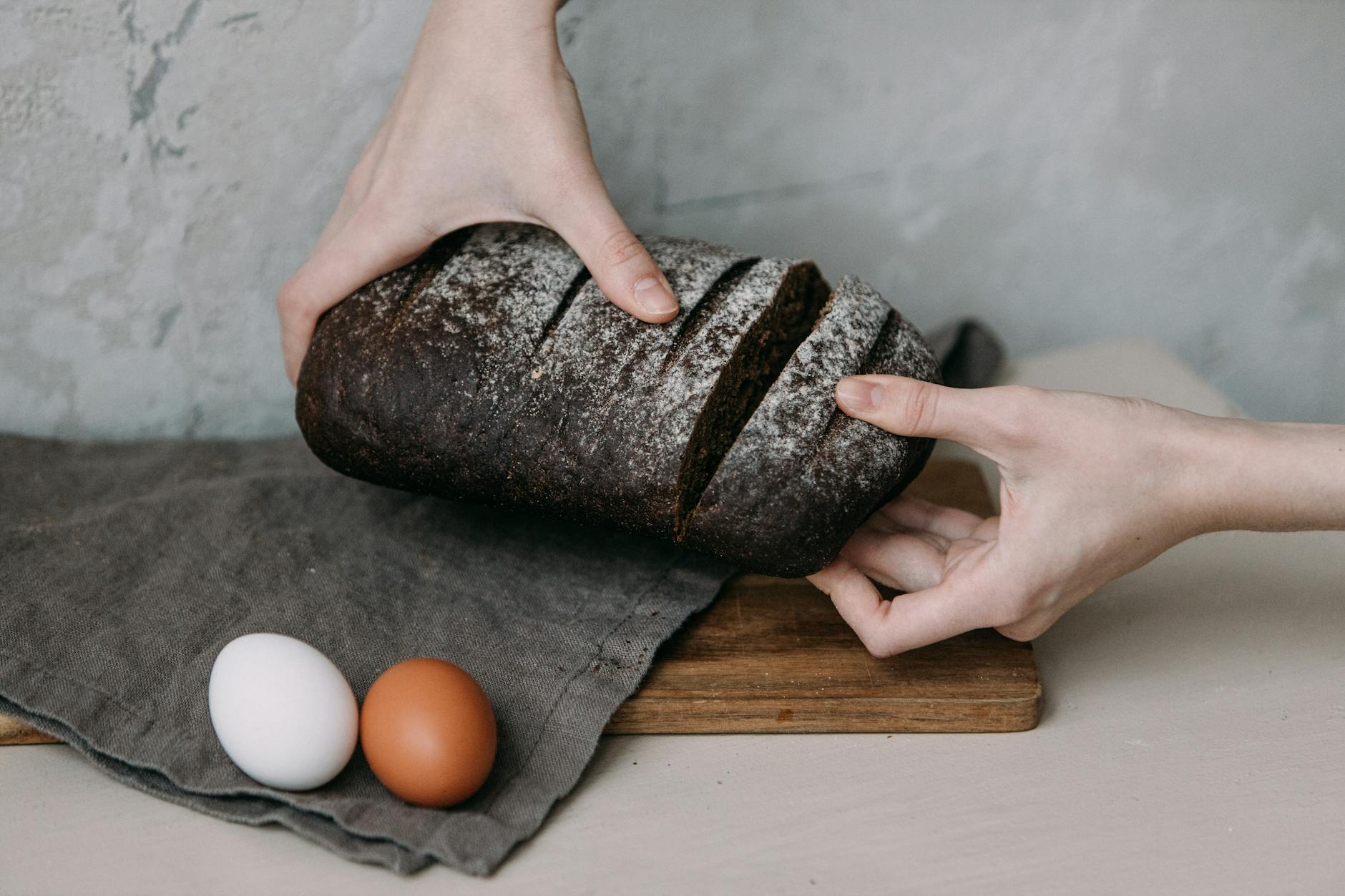 Rúgbrauð (Dark Rye Bread)