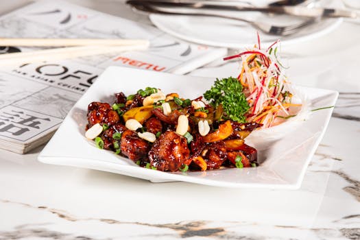 宫保鸡丁 (Gōngbǎo Jīdīng) - Kung Pao Chicken
